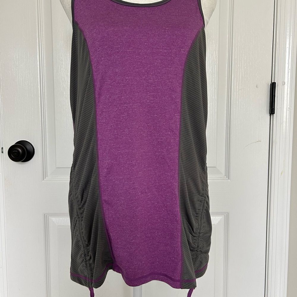 Reebok Women's New Purple & Gray Athletic Tank Top Size Medium - Picture 3 of 11